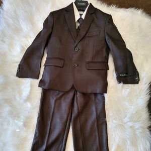 Tazio Italian Suit set Boys Size 5 brown